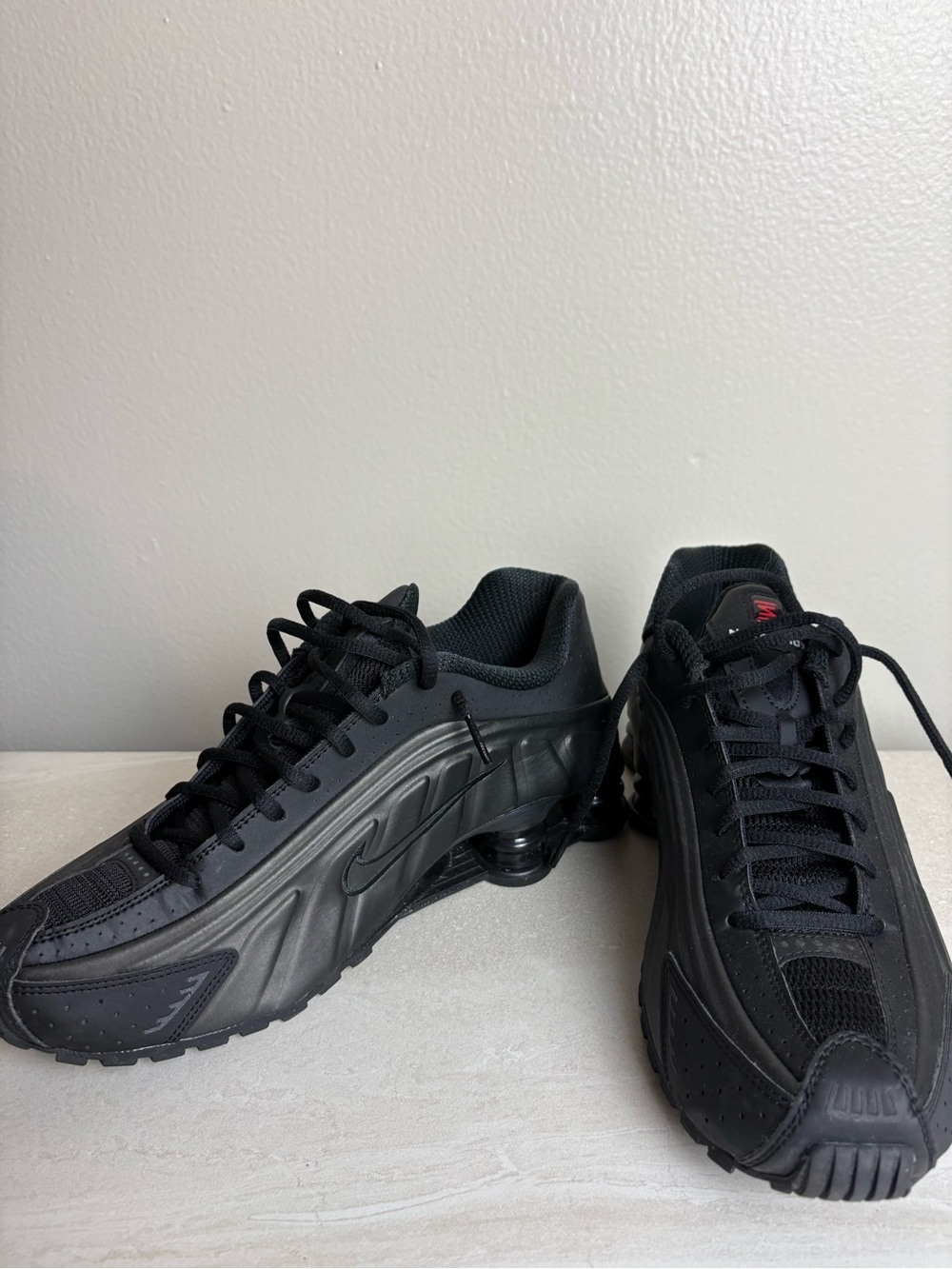 NIKE Shox R4 Men's 9 Like new